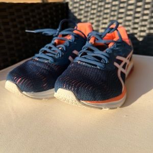 Women’s ASICS Running Shoe For Sale